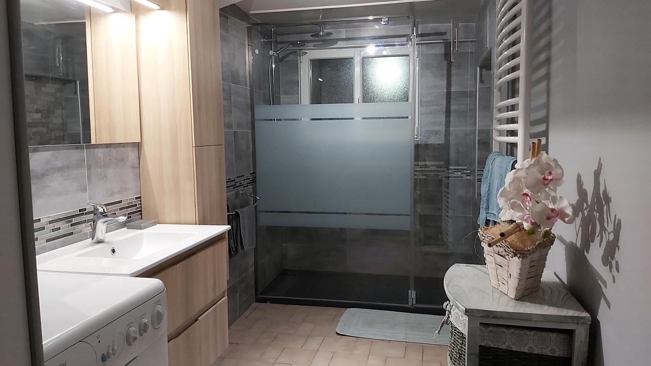 Photo of Bathroom in Bresse Louhannaise Intercommunalite