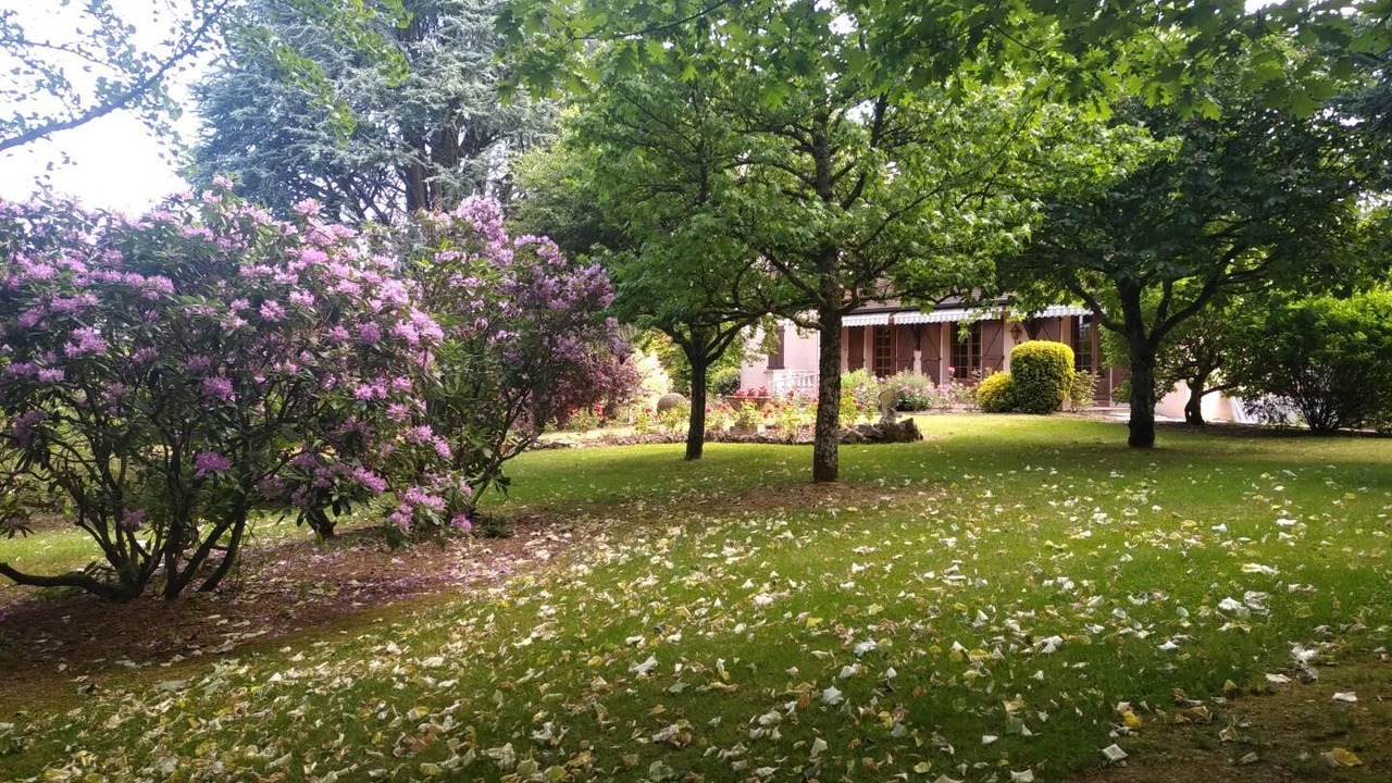 Photo of Outdoor in Authumes