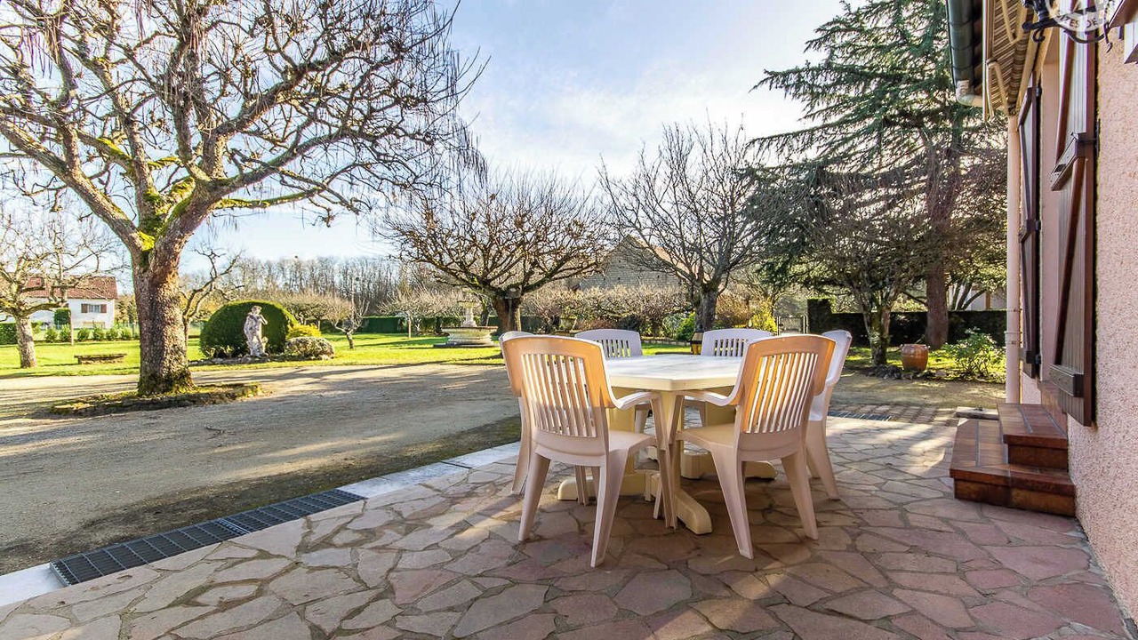 Photo of Outdoor in Authumes