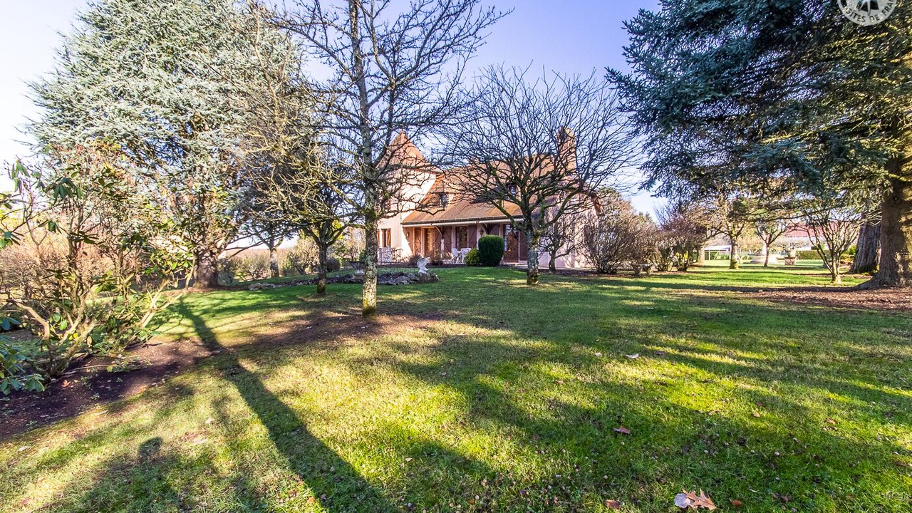 Photo of Outdoor in Authumes