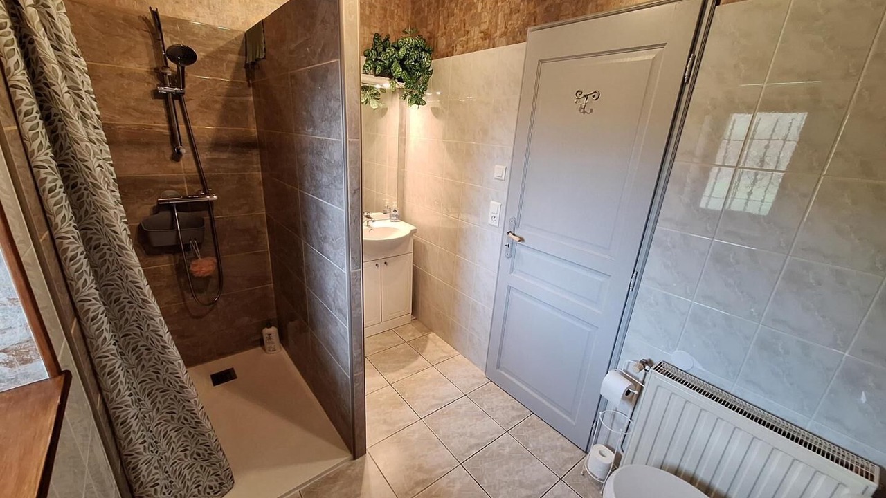 Photo of Bathroom in Cussy-en-Morvan