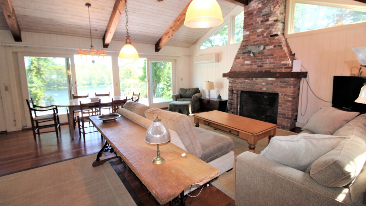 Photo of Livingroom in Truro