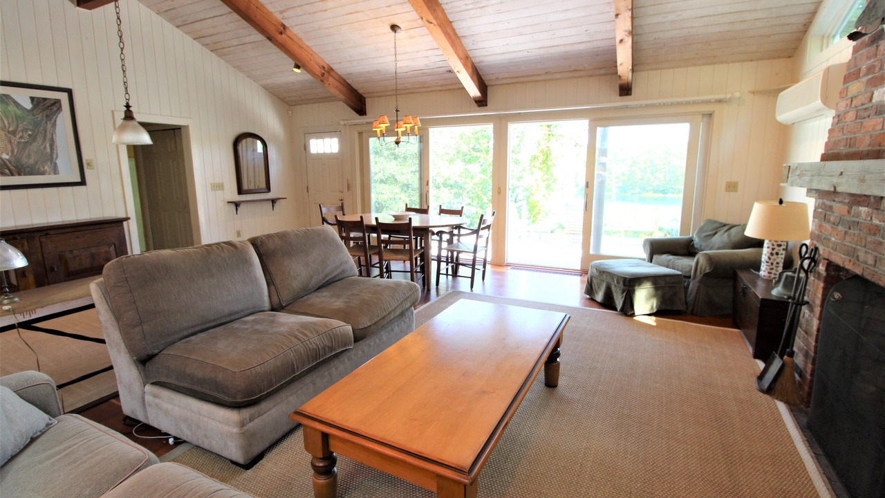 Photo of Livingroom in Truro