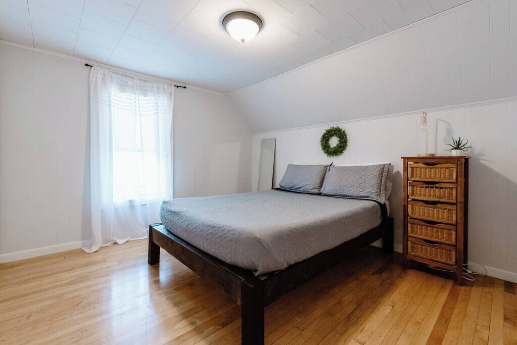 Photo of Bedroom in Calumet