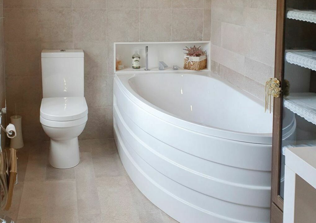 Photo of Bathroom in Alcover
