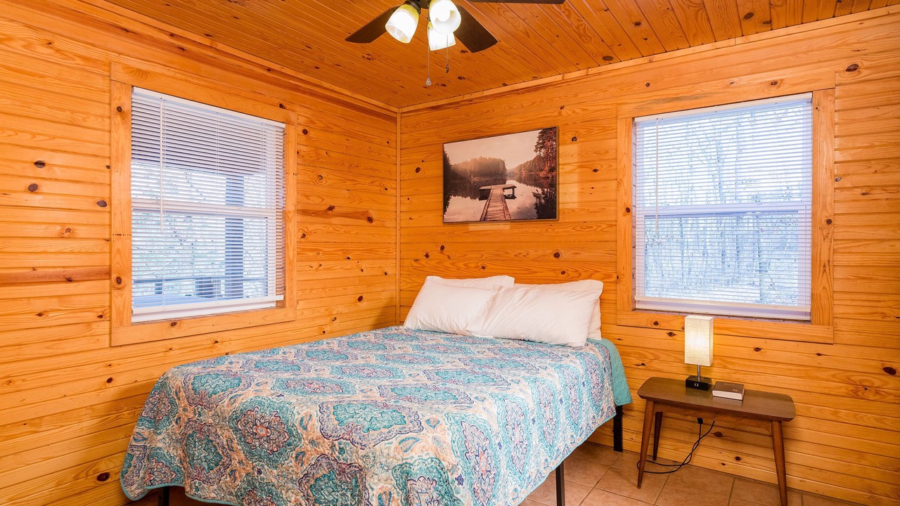 Photo of Bedroom in Mountainburg