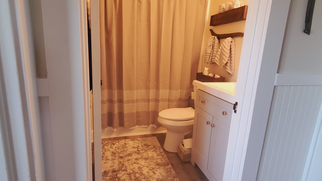 Photo of Bathroom in King