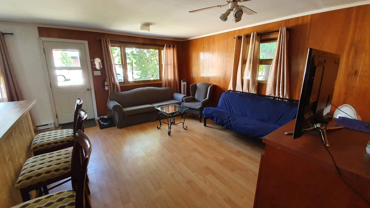 Photo of Livingroom in Wasaga Beach