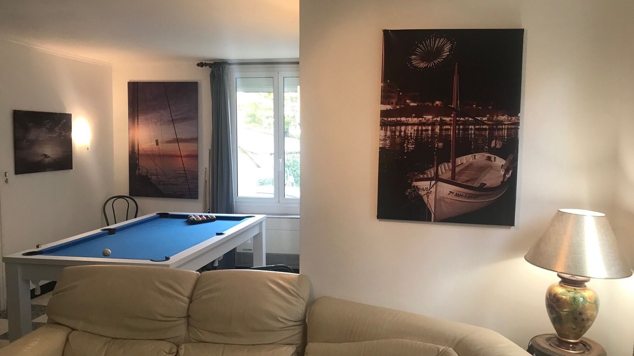 Photo of Livingroom in Servian