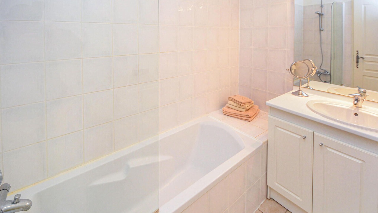 Photo of Bathroom in Aigues-Mortes