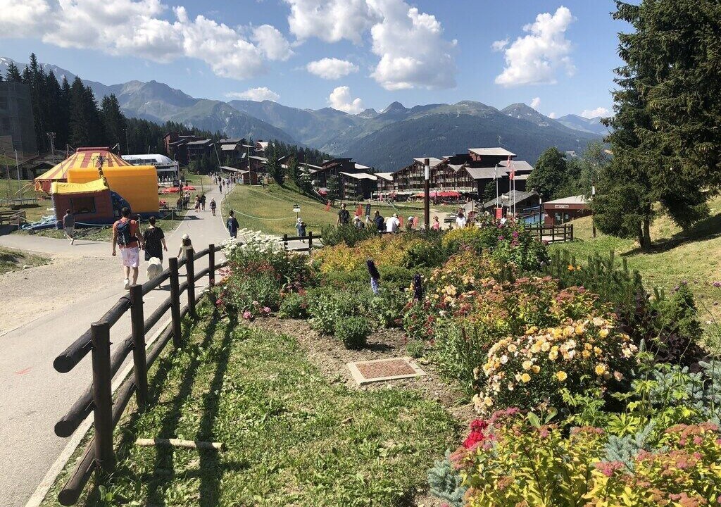 Photo of Outdoor in Arc-1800