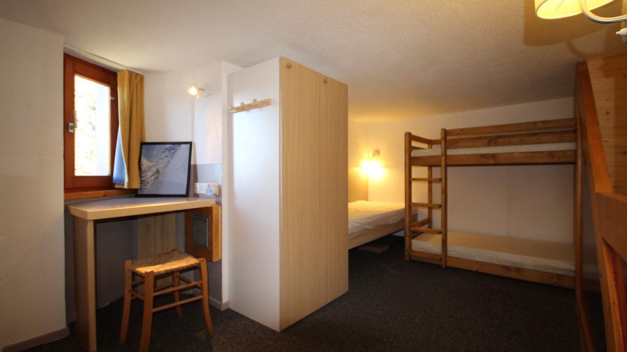 Photo of Bedroom in Arc-1800