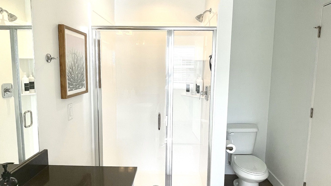 Photo of Bathroom in People's Freeway