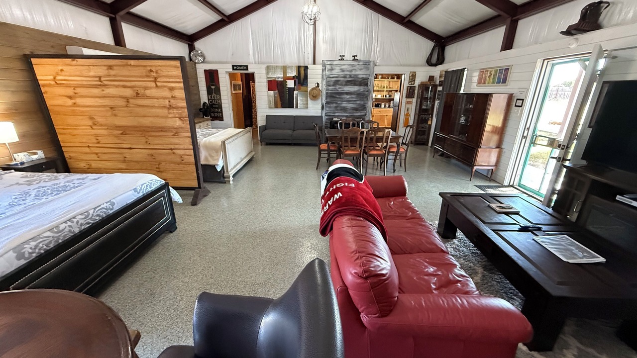 Photo of Bedroom in Lakehills