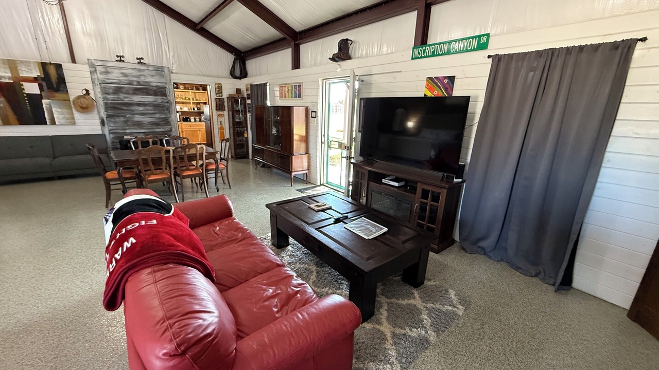 Photo of Livingroom in Lakehills