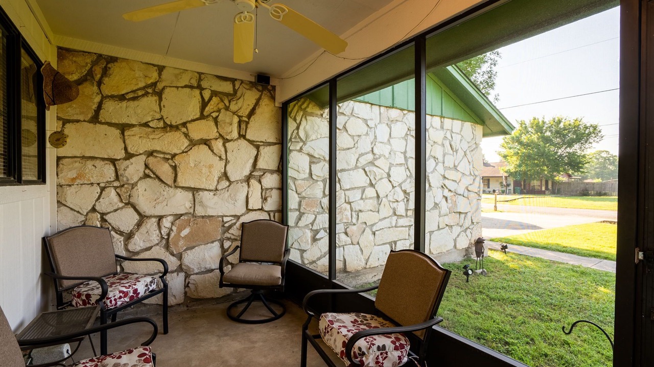 Photo of Patio Balcony in Martindale