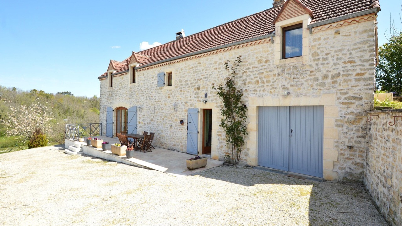 Photo of Outdoor in Thedirac