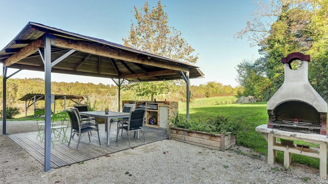 Photo of Patio Balcony in Thedirac