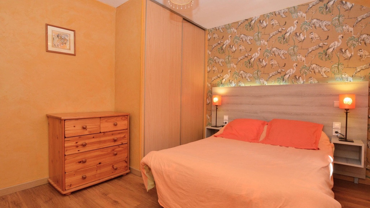 Photo of Others in Thedirac