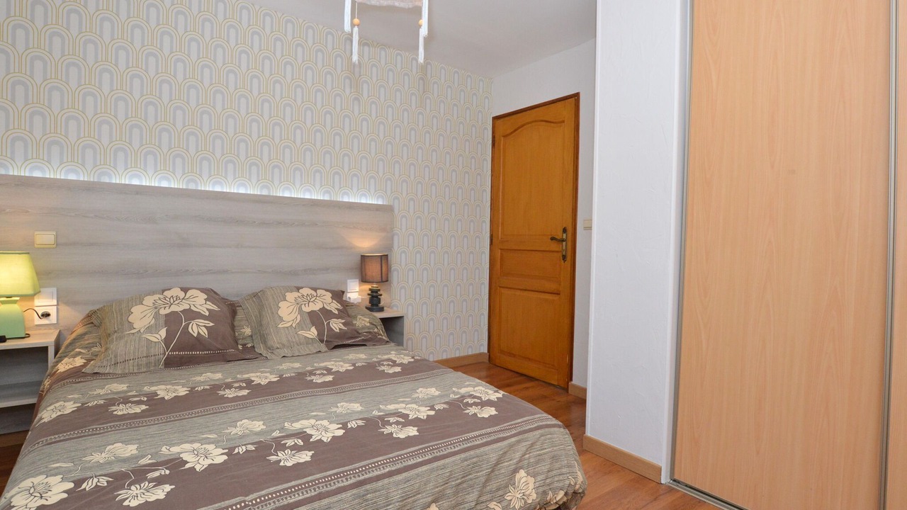 Photo of Others in Thedirac