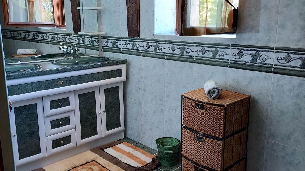 Photo of Bathroom in Thedirac