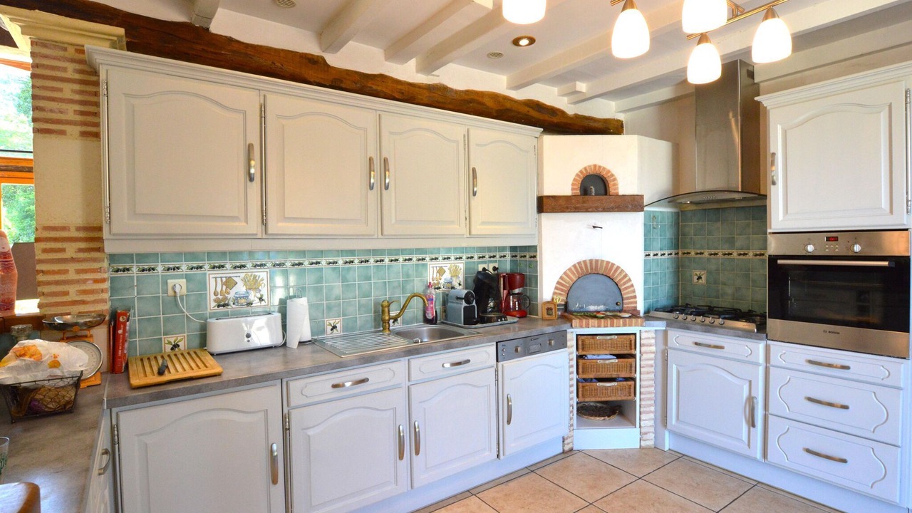 Photo of Others in Thedirac