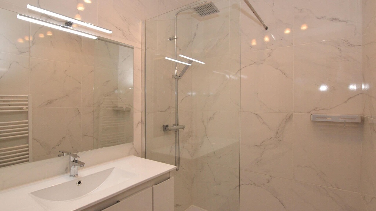 Photo of Bathroom in Thedirac