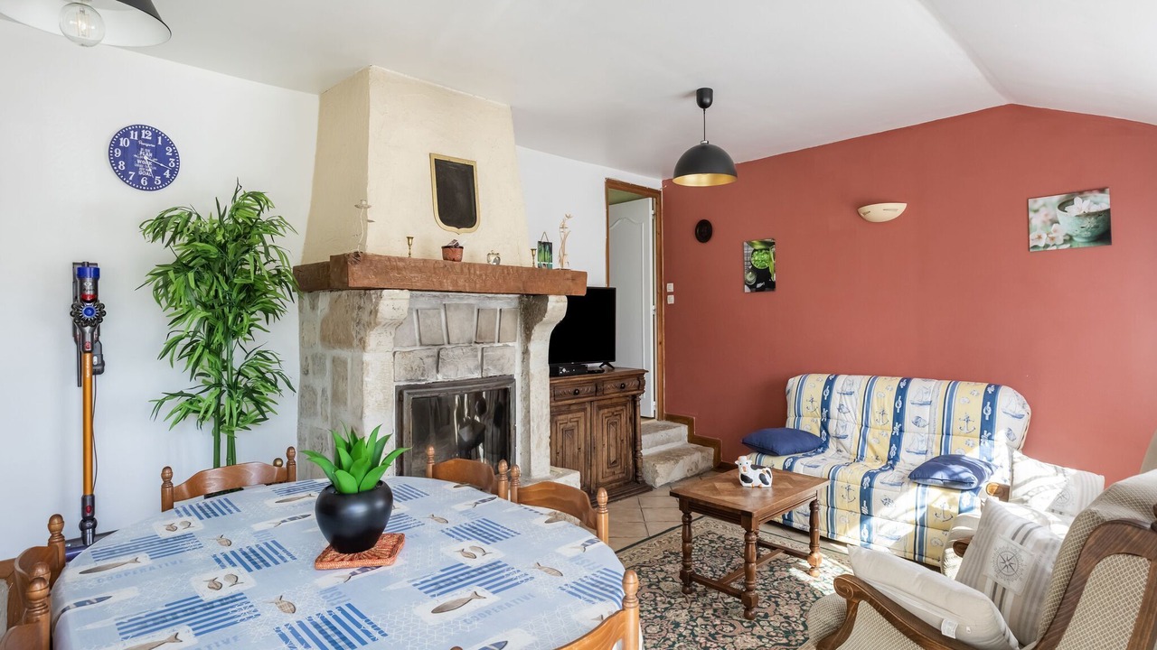 Photo of Livingroom in Montaigu-la-Brisette