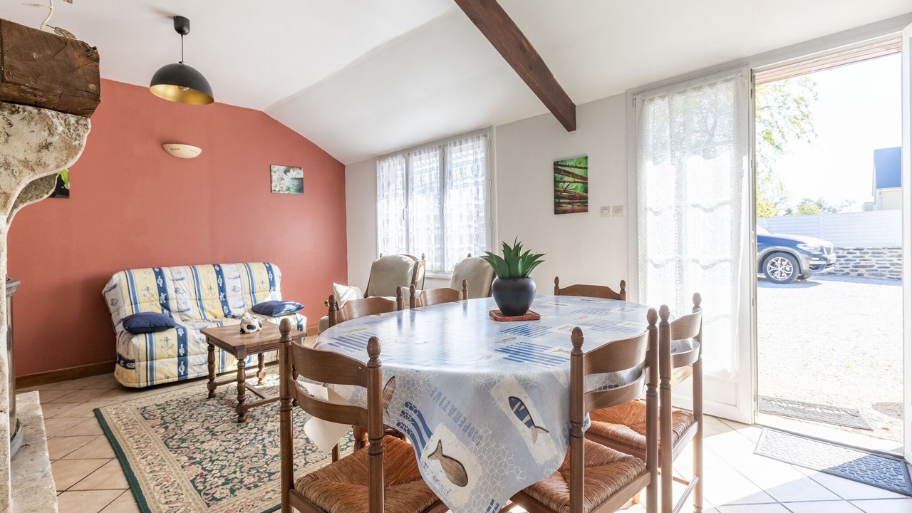 Photo of Livingroom in Montaigu-la-Brisette
