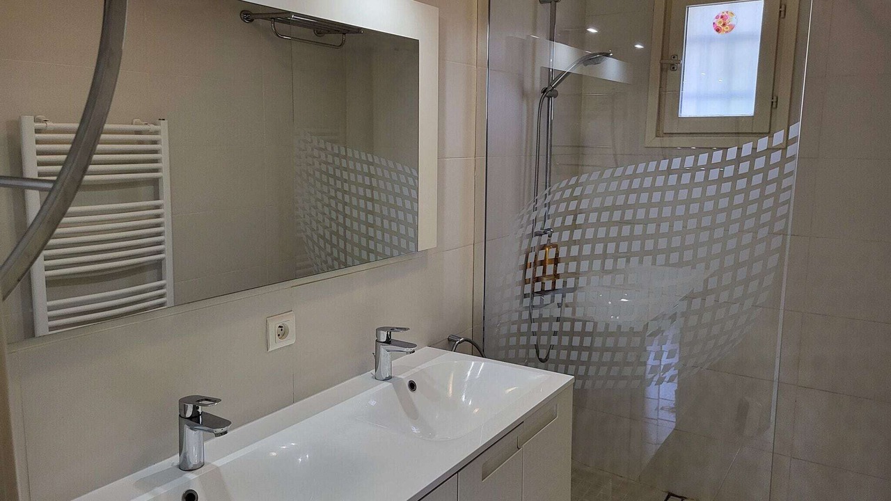 Photo of Bathroom in Saint-Couat-dʼAude