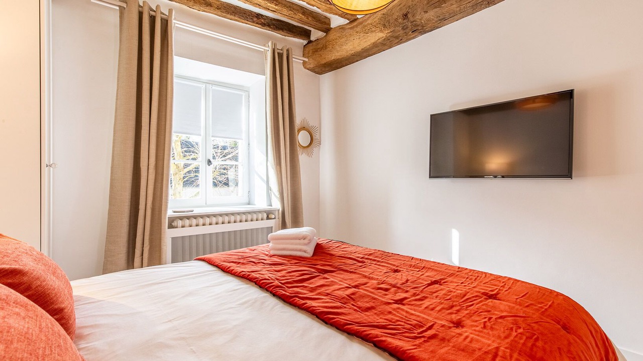 Photo of Bedroom in Villiers-le-Bacle
