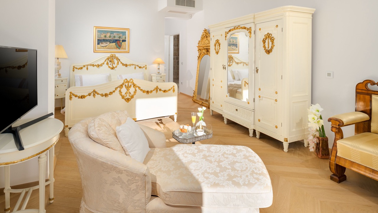 Photo of Bedroom in Pile