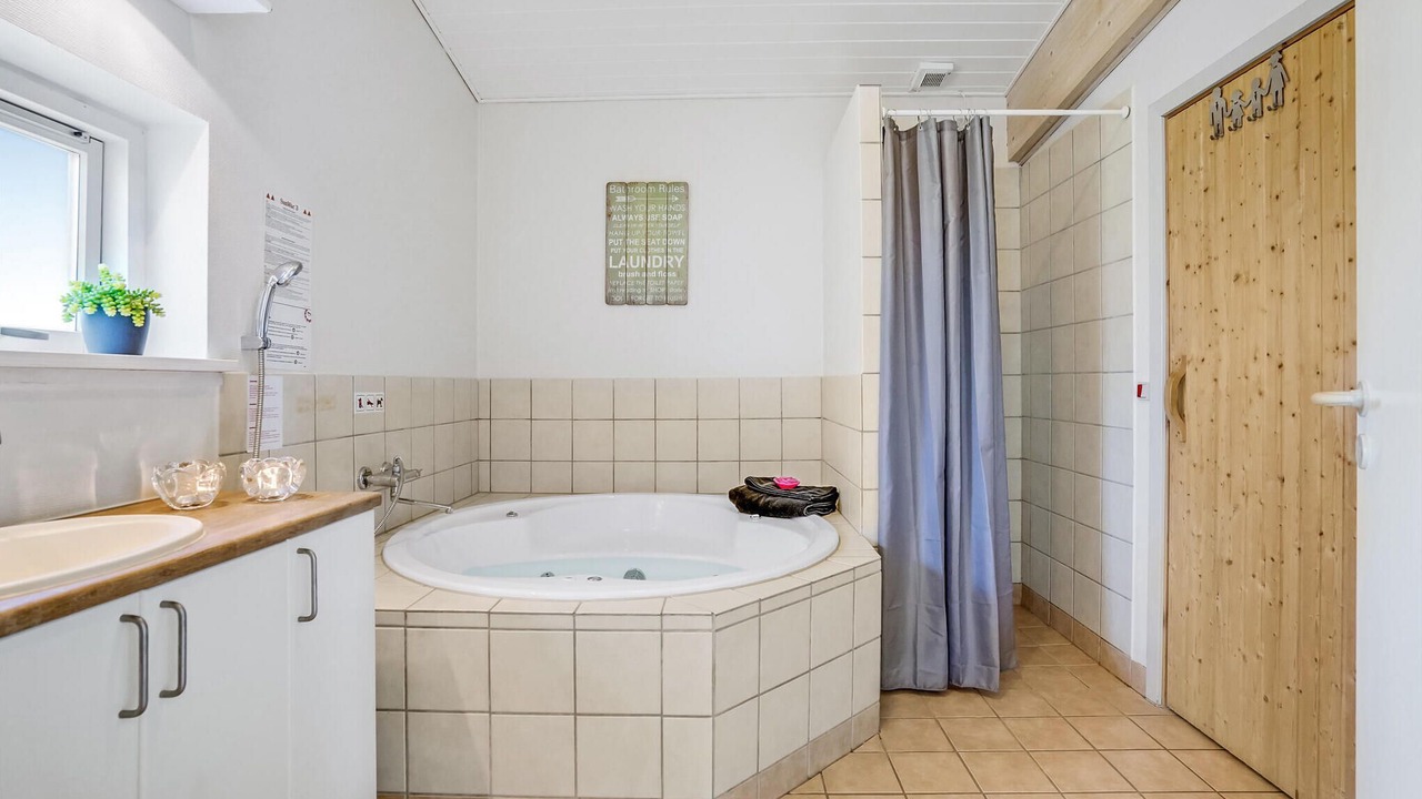 Photo of Bathroom in Faaborg