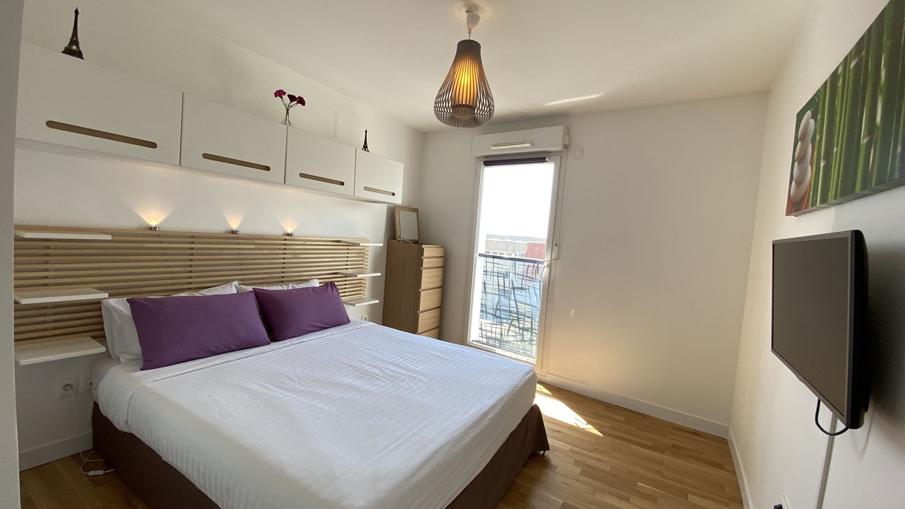 Photo of Bedroom in Saint-Ouen