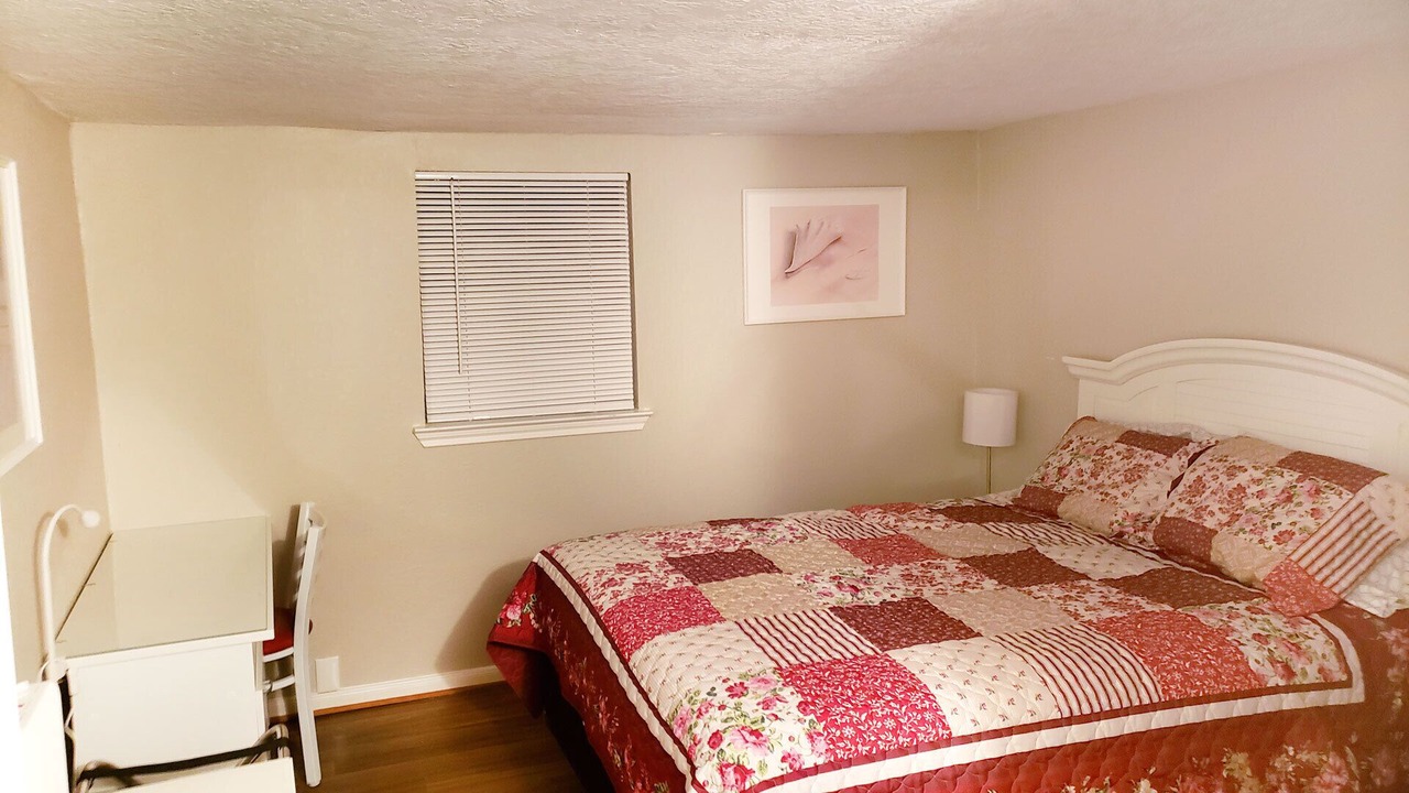 Photo of Bedroom in Crystal Beach