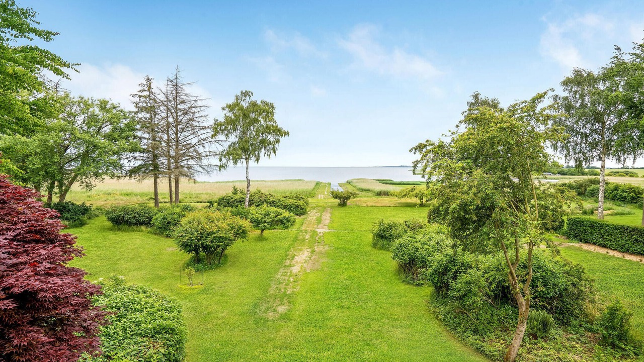Photo of Outdoor in Mern