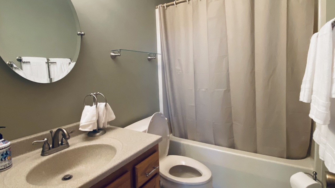 Photo of Bathroom in Linn Creek