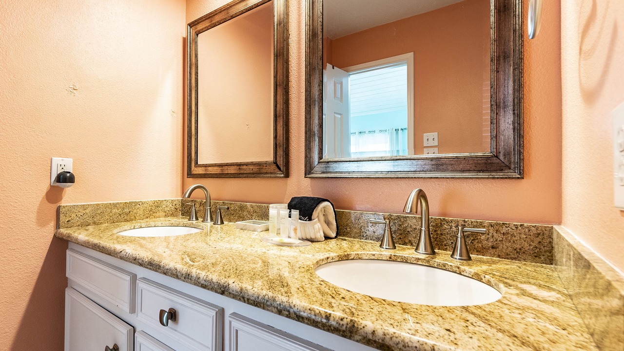 Photo of Bathroom in Jamaica Beach