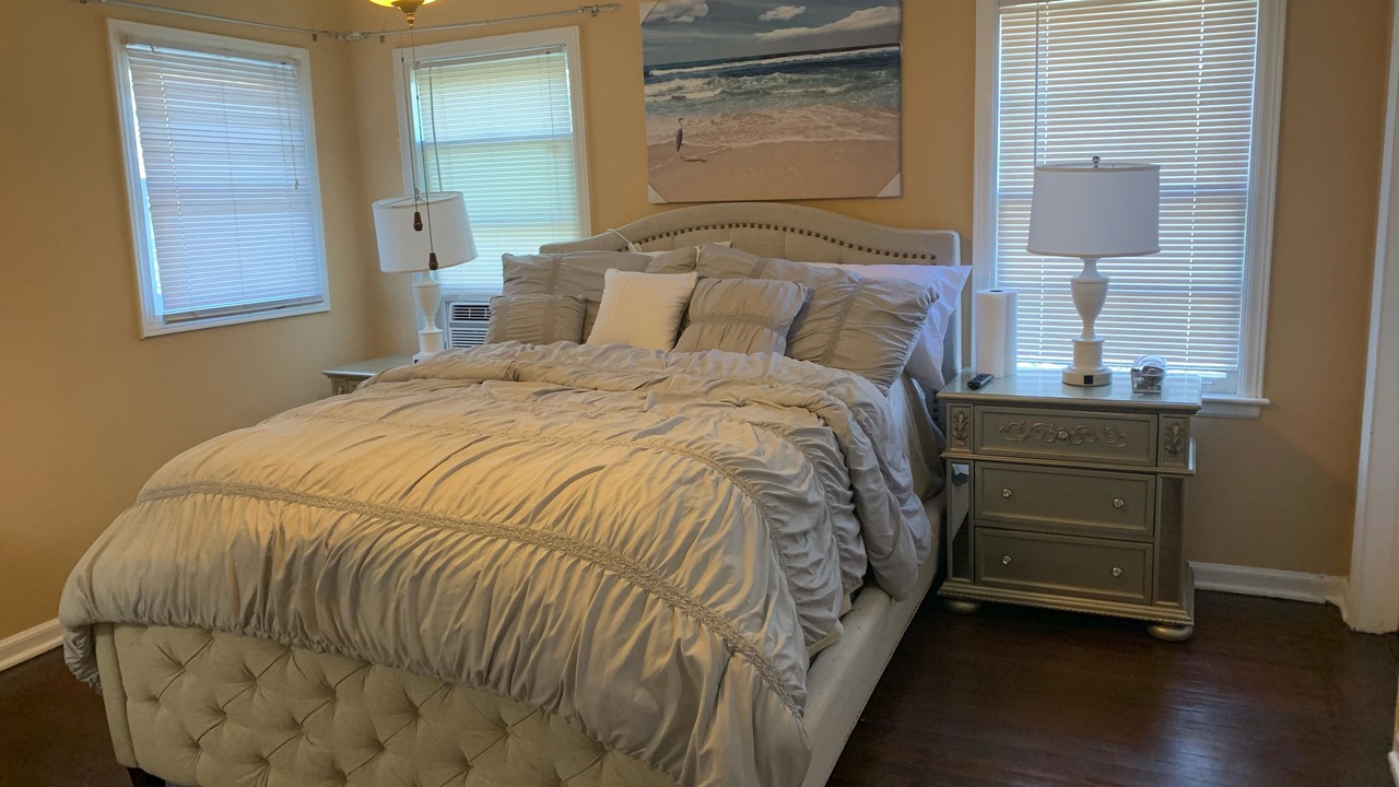 Photo of Bedroom in Garden Hills