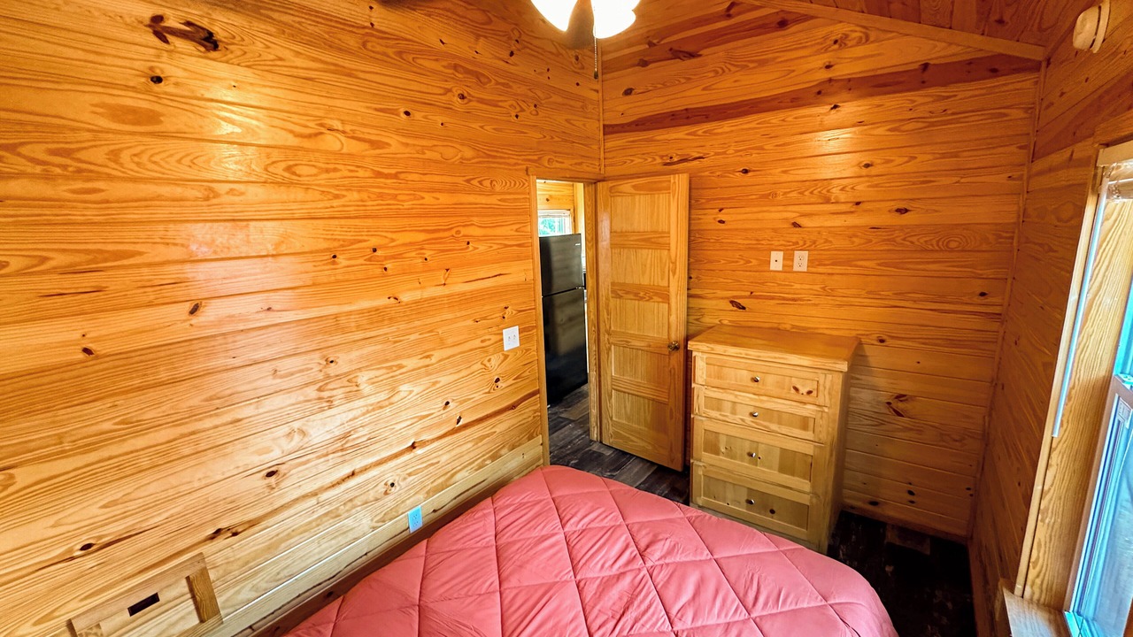 Photo of Bedroom in Lake Delton