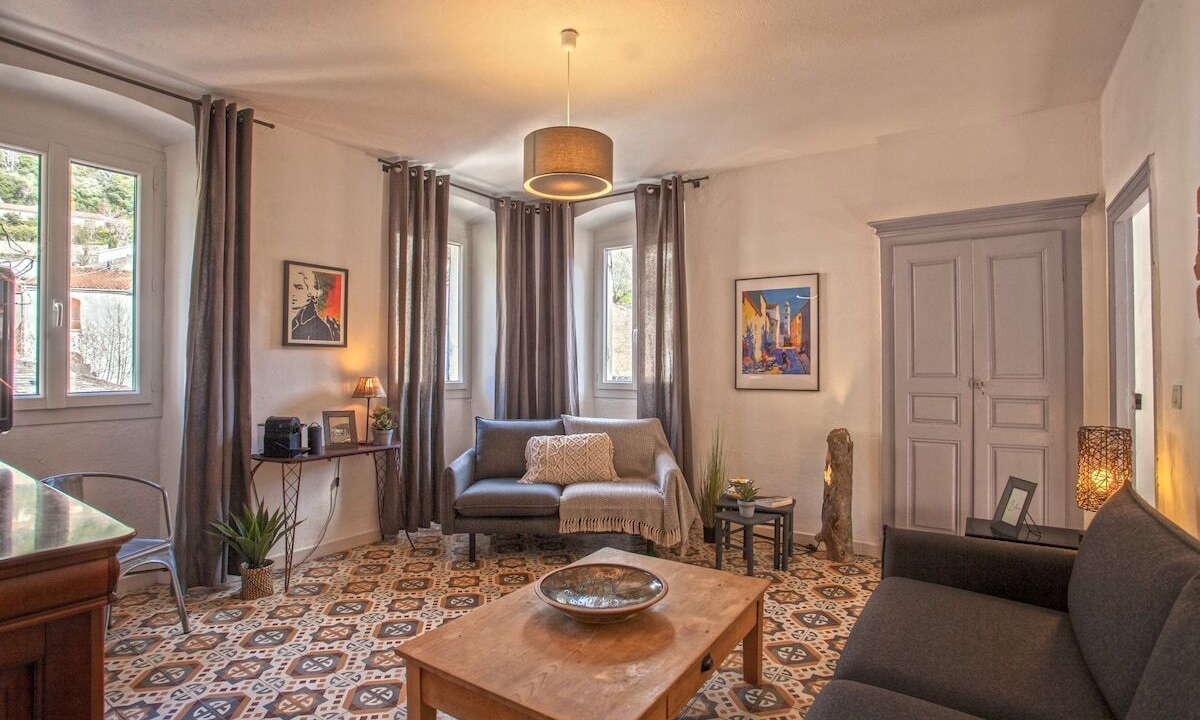 Photo of Livingroom in Omessa