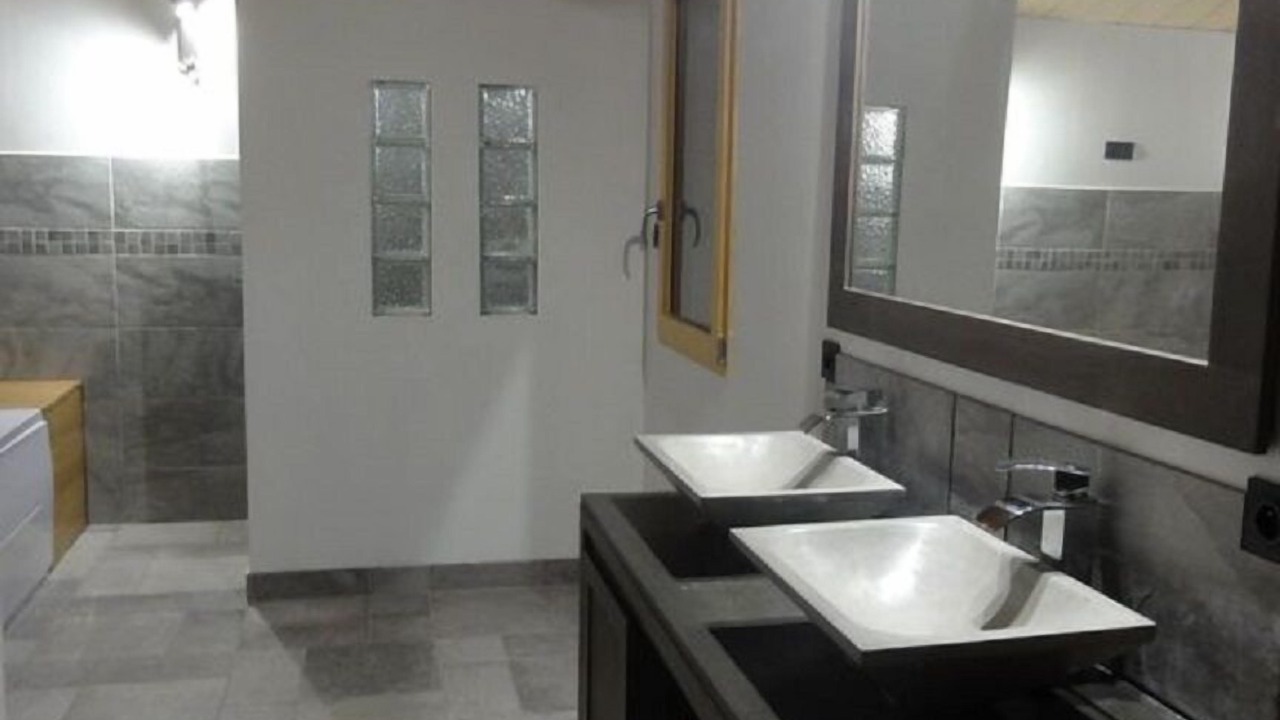 Photo of Bathroom in Saint-Julien-en-Vercors