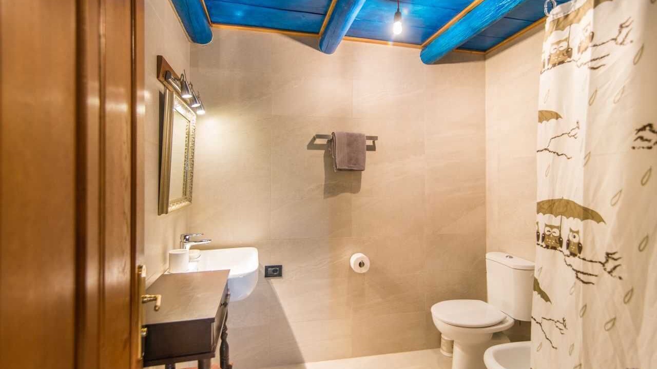 Photo of Bathroom in Plomin