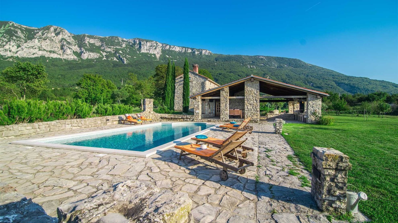 Photo of Outdoor in Plomin