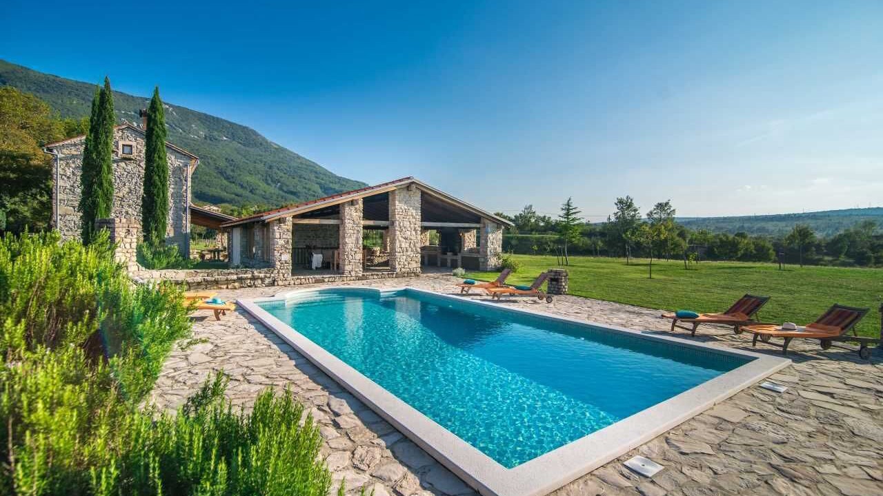 Photo of Outdoor in Plomin