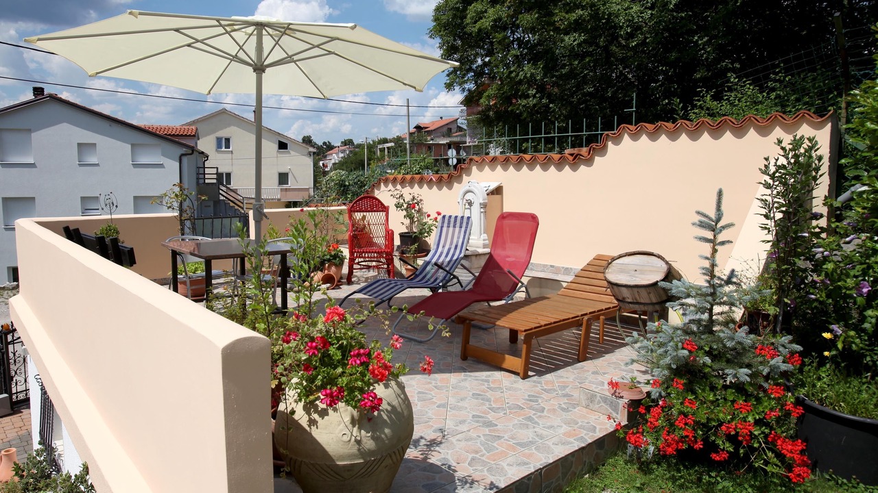 Photo of Patio Balcony in Sarsoni