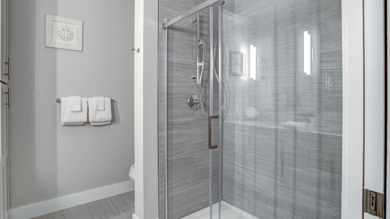 Photo of Bathroom in East End - Valley Street