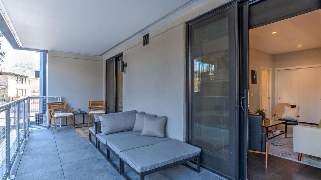 Photo of Patio Balcony in East End - Valley Street