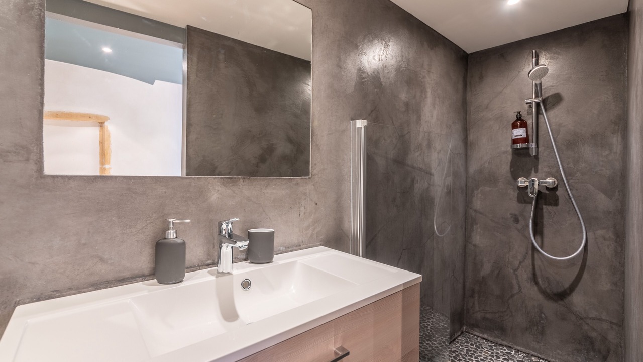 Photo of Bathroom in Old Lyon