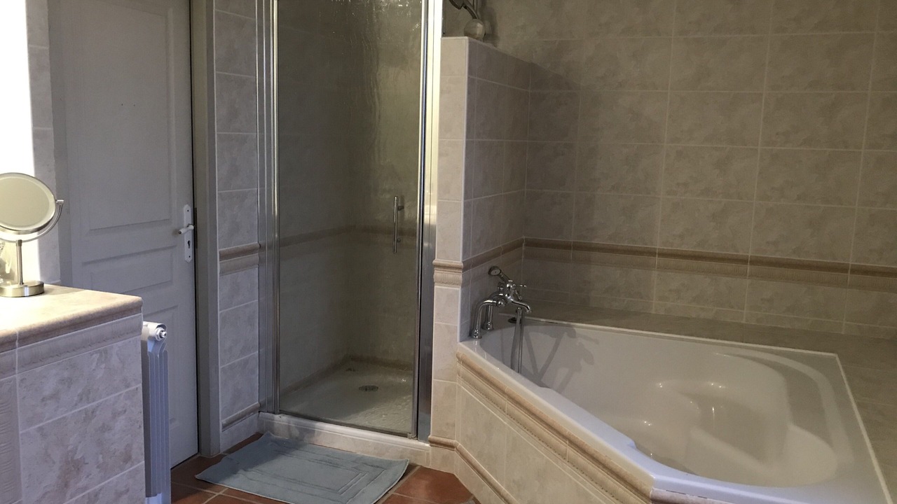 Photo of Bathroom in Aramon